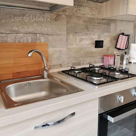 La Casa Sul Porto Лавено-Момбелло