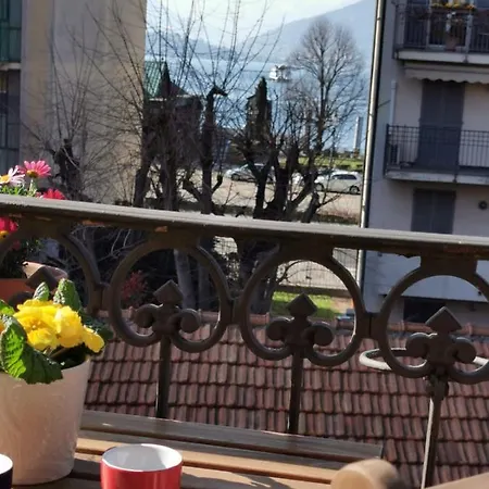 Апартаменты La Casa Sul Porto Лавено-Момбелло