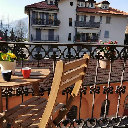 La Casa Sul Porto Лавено-Момбелло